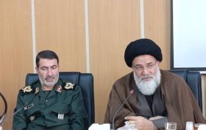 آیت الله حسینی: تشییع باشکوه امام شهید پاسخ کوبنده ملت به دشمنان است
