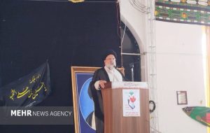 حضور در آیین وداع با پیکر امام شهید نمایش وحدت و انسجام ملی است