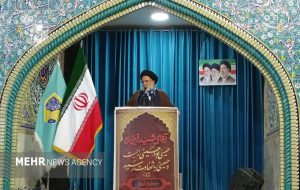 حسینی: ایستادگی در برابر آمریکا تنها راه حفظ عزت و استقلال کشور است